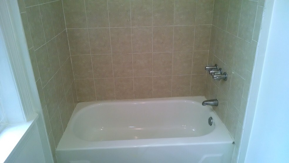 Bath - 1213 S 46th St