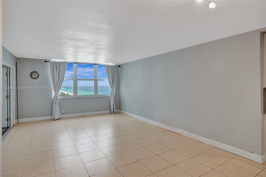 Building Photo - 2201 S Ocean Dr