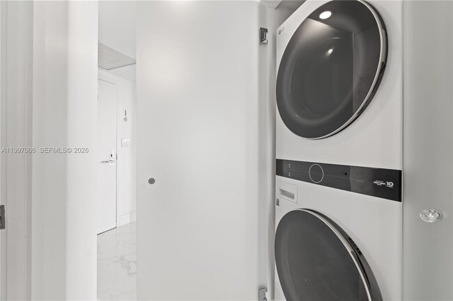 Building Photo - 19101 NE 36th Pl