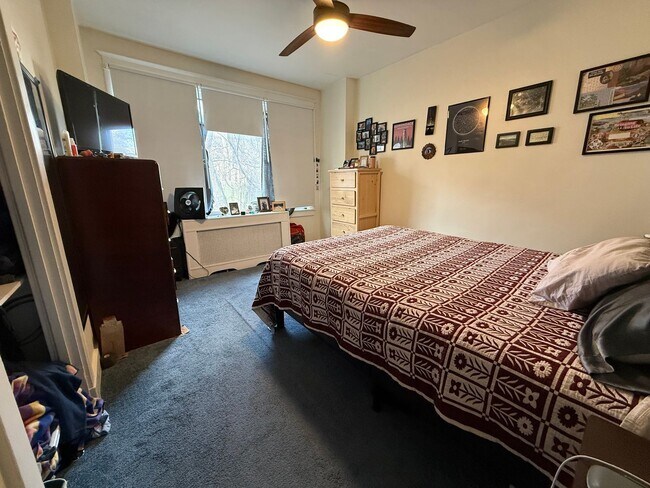 Building Photo - 5921-5923-5923 Nicholson St