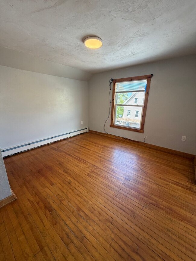 Building Photo - 127 Austin St