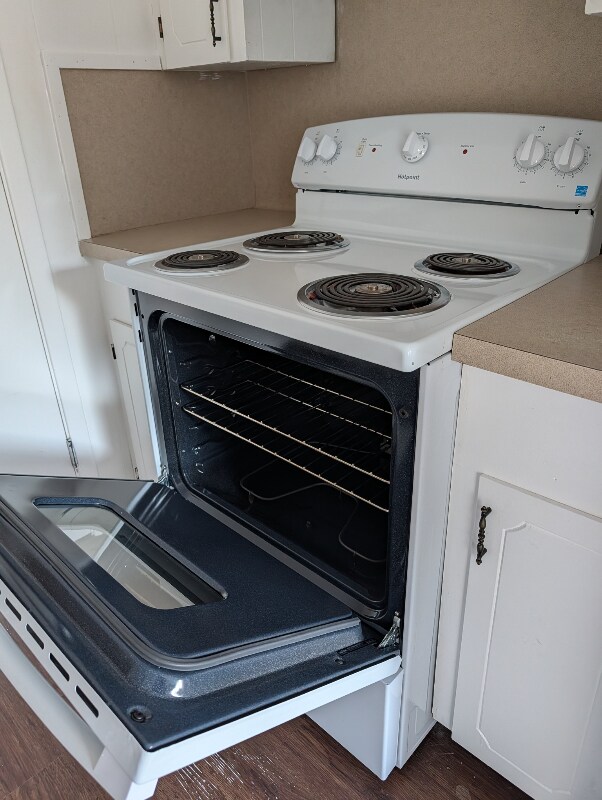 Building Photo - 104 Holland St