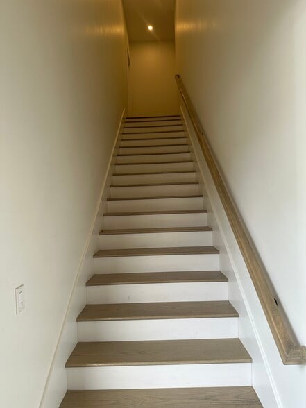 Building Photo - 14502 Graystone Ave