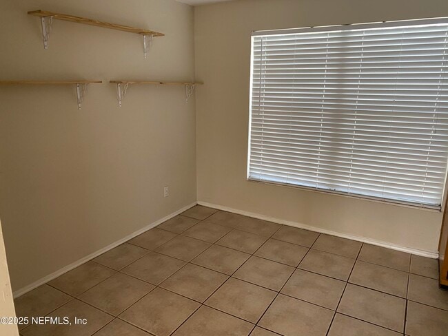 Building Photo - 1643 Rhonda Dr