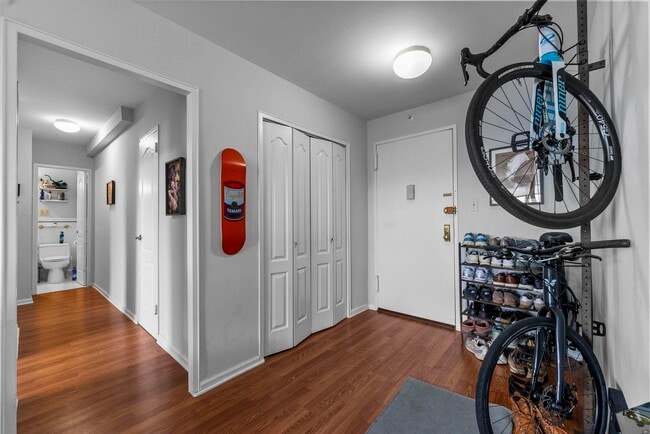 Building Photo - 225 St Pauls Ave