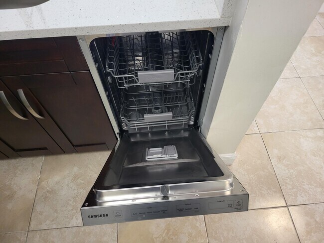 Building Photo - 1138 Coral Club Dr