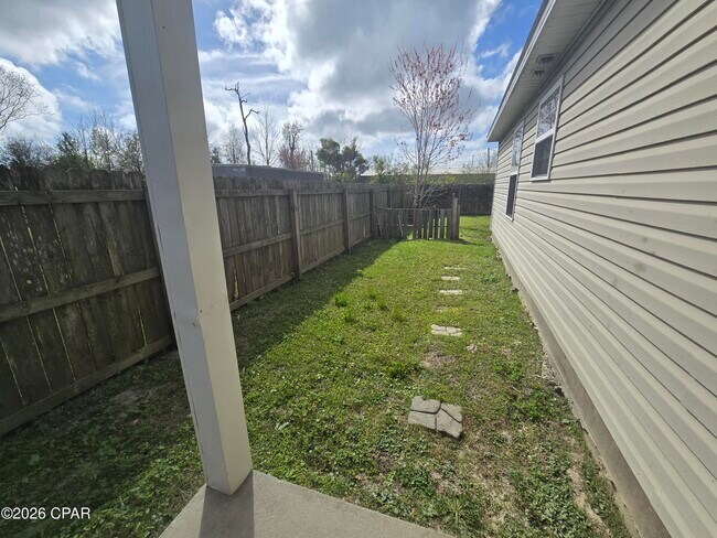 Building Photo - 2835 Altha Ave