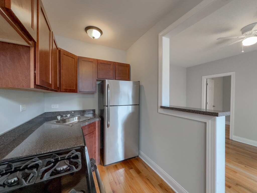 Building Photo - 516 W Melrose St