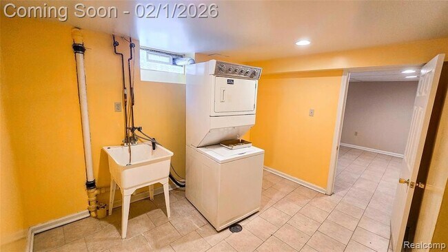 Building Photo - 23850 Rosewood St