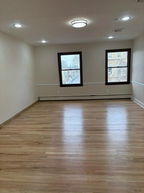 Building Photo - 260 Broadway