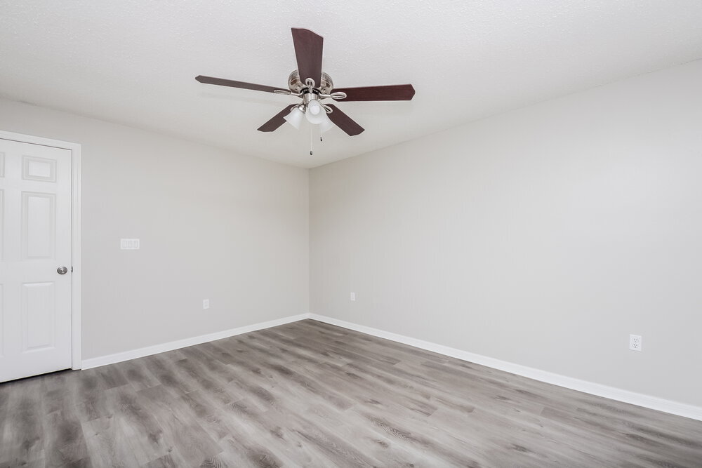 Building Photo - 613 Deauville Ct