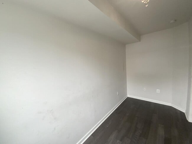 Building Photo - 1223 16th St NE