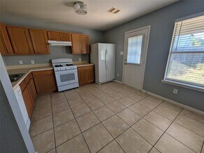 Building Photo - 8235 Wooded Terrace Ln