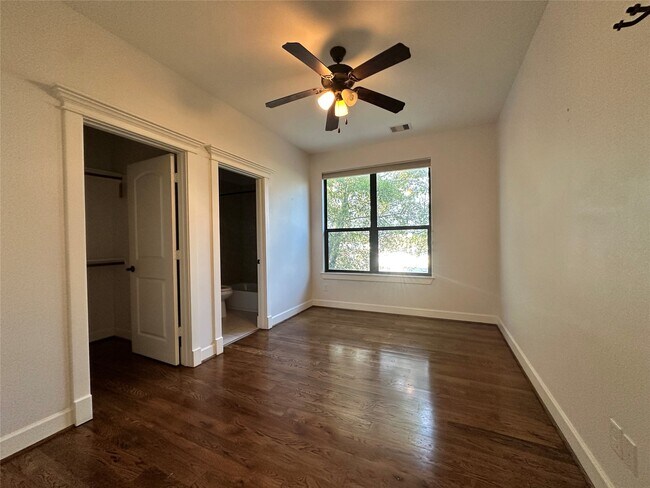 Building Photo - 615 W 27th St