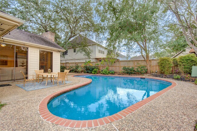 Building Photo - 714 Last Arrow Dr