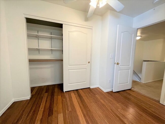 Building Photo - Two bdrm Townhome for RENT in Paradise Val...