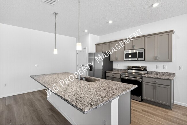 Building Photo - 813 Clifton Rd SE