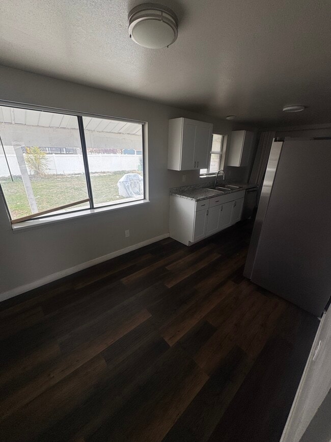 Building Photo - 54 W 300 S St