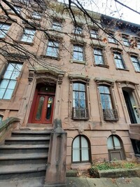 Building Photo - 22 E Mt Vernon Pl