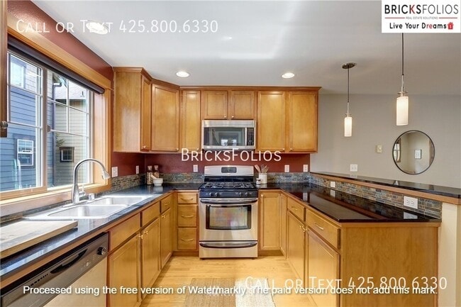 Building Photo - 11316 8th Ave NE