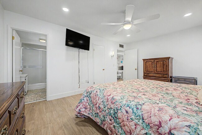 Building Photo - 13222 W Kodiak Dr