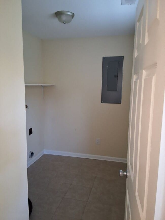 Building Photo - 509 Pine St