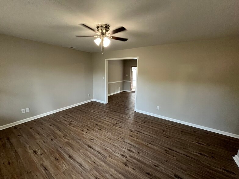 Building Photo - 125 Greenwood Cir