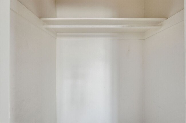 Building Photo - Great complex in Central Phoenix