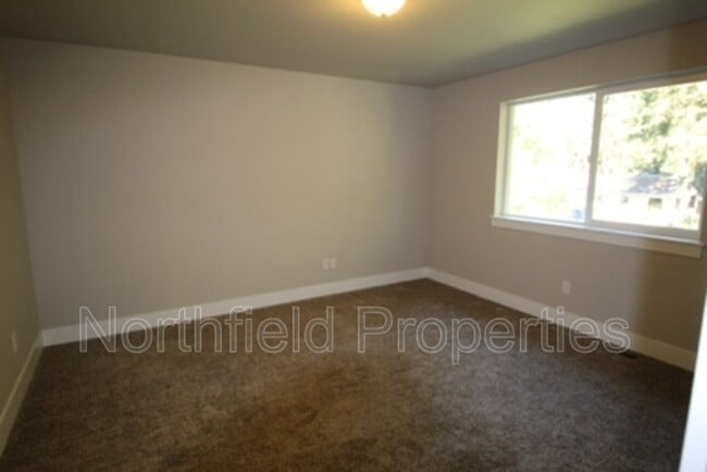 Building Photo - 4857 100th St NE