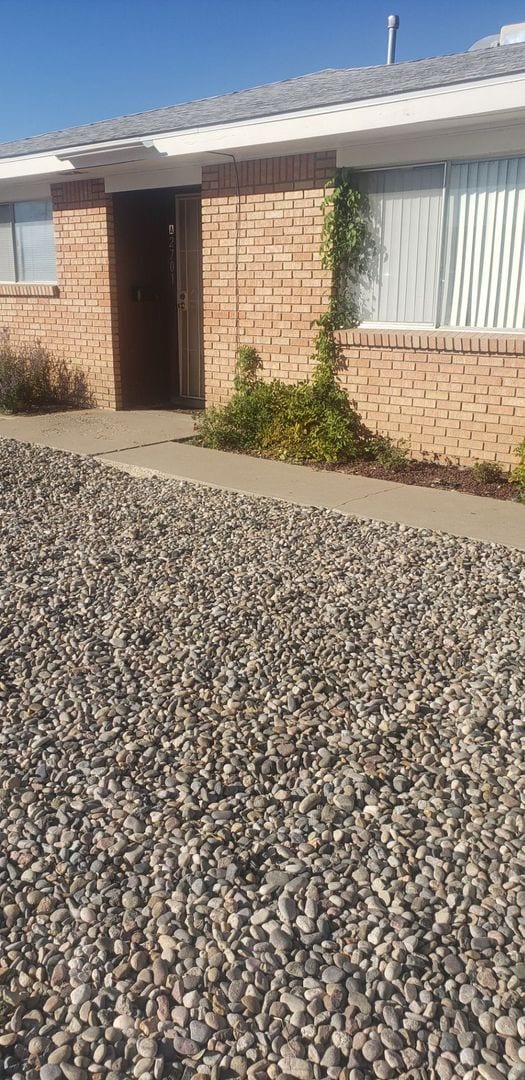 Building Photo - COMING SOON! Renovated - 2 Bedroom 1 Bath ...
