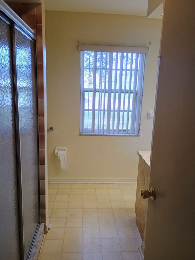 Building Photo - Pool. Privacy. Perfect location. Available now!