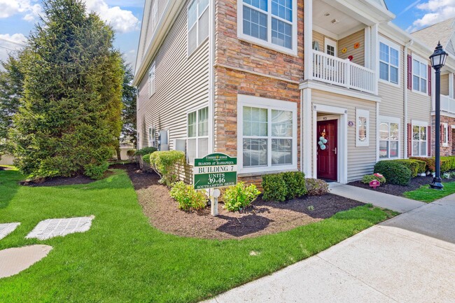 Building Photo - 39 Southampton Dr