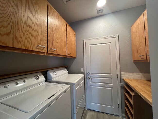 Building Photo - Unique Del Webb at Sierra Canyon Home with Views Available for Lease!