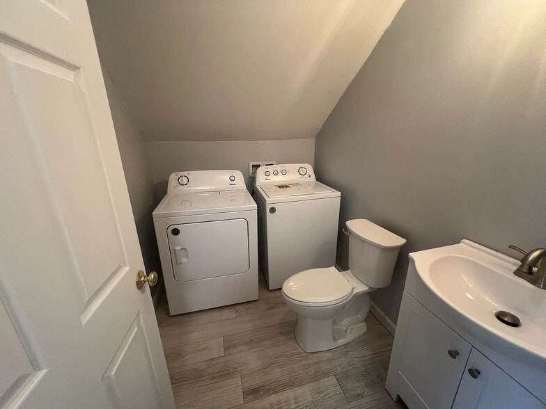 Building Photo - 413 Hammond St