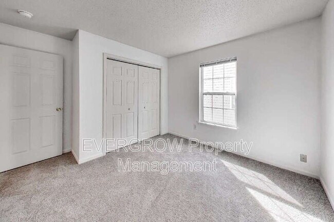 Building Photo - 7139 Kimble Dr