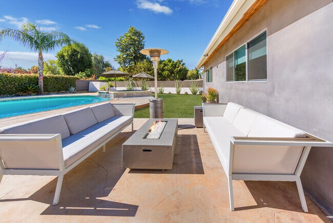 Building Photo - 17548 Marilla St