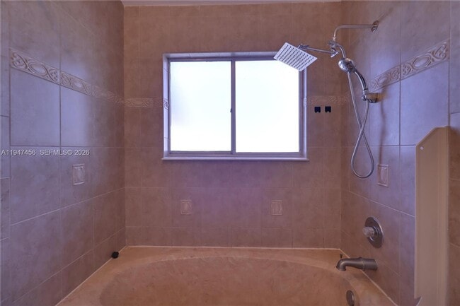 Building Photo - 2149 Discovery Cir W