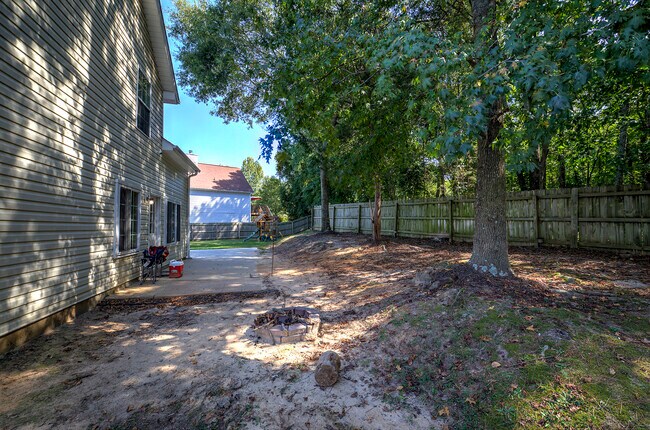 Building Photo - 7202 Cedar Forest Dr