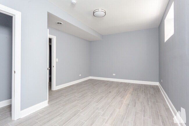 Building Photo - 5130 S Greenwood Ave