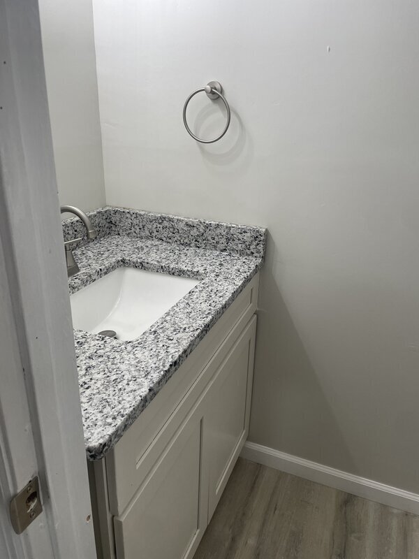 Building Photo - 153 Lionsgate Dr