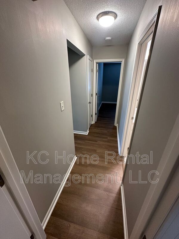 Building Photo - 8640 N Hull Ave