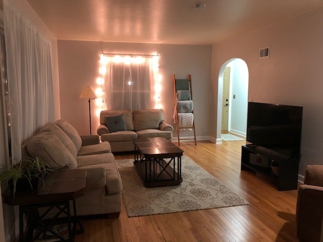 Building Photo - 610 Summit Ave