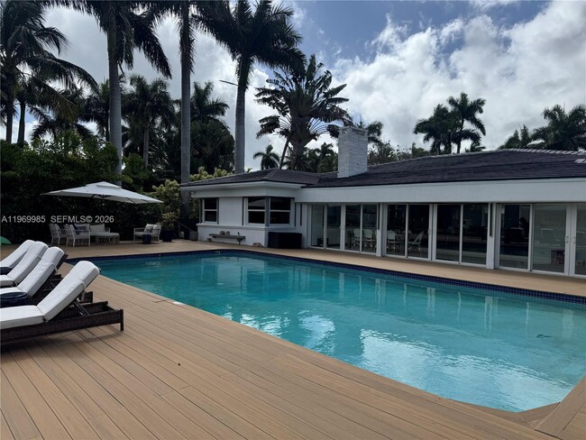 Building Photo - 1025 Belle Meade Island Dr