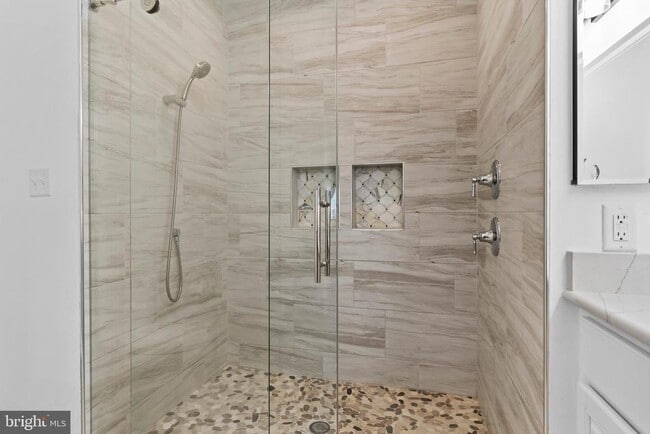 Building Photo - 543 Bridgeview Dr