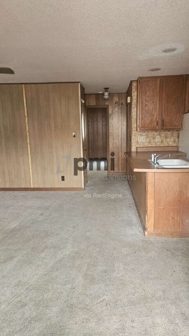 Building Photo - 955 4th St