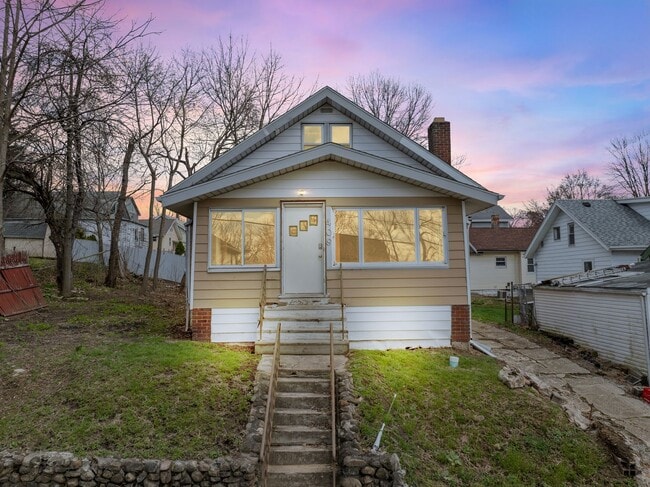 Primary Photo - 409 Pioneer St