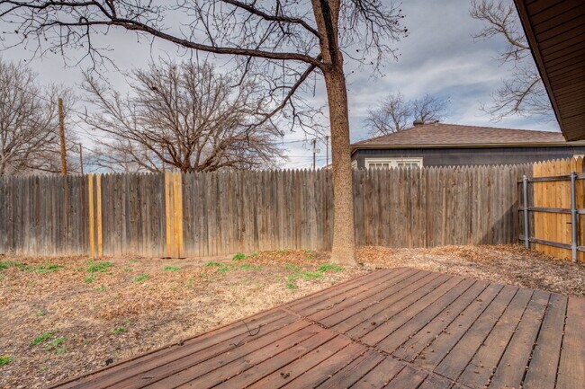 Building Photo - Tech Terrace Pre-lease!!