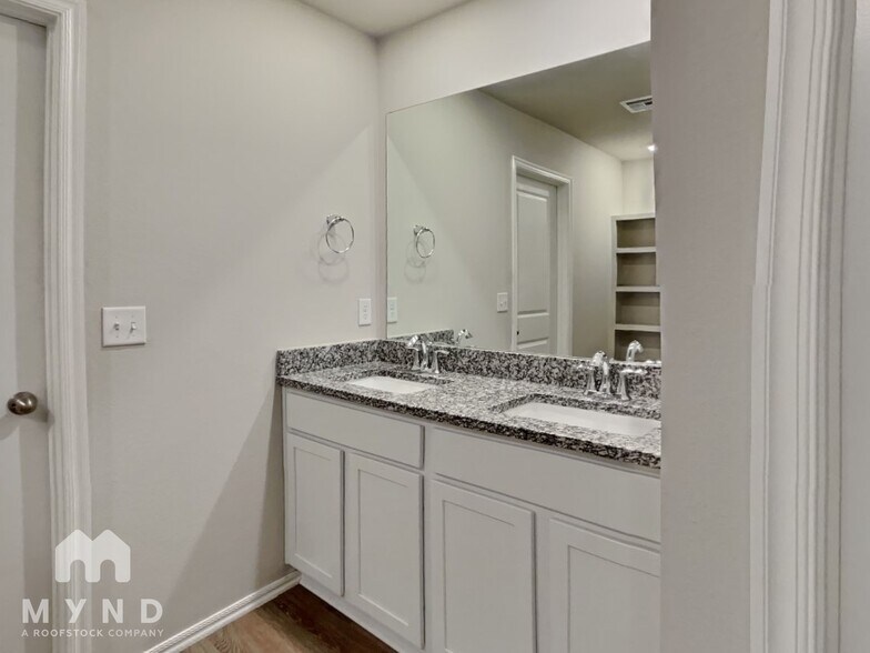 Building Photo - 28175 E 115 St S