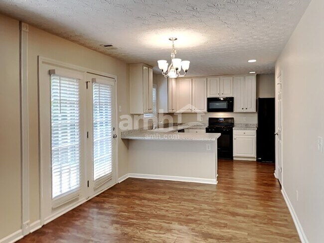 Building Photo - 327 Meadows Ln