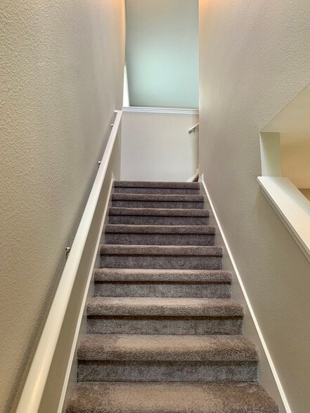 Building Photo - 16066 Micelli Dr